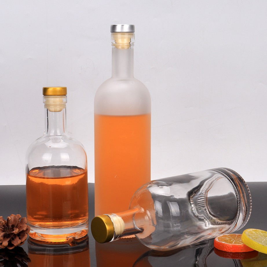 Botellas de licor de vidrio de diseño personalizado para whisky de vodka