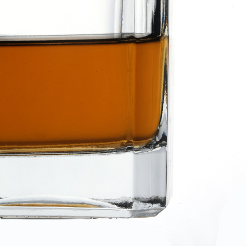 Botellas de vidrio para bebidas al por mayor KDG Glassware Licor Packaging